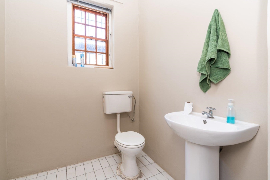 To Let commercial Property for Rent in Gardens Western Cape